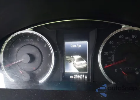 2015 Toyota Camry Se z USA, uszkodzony, nr VIN 4T1BF1FK4FU015636